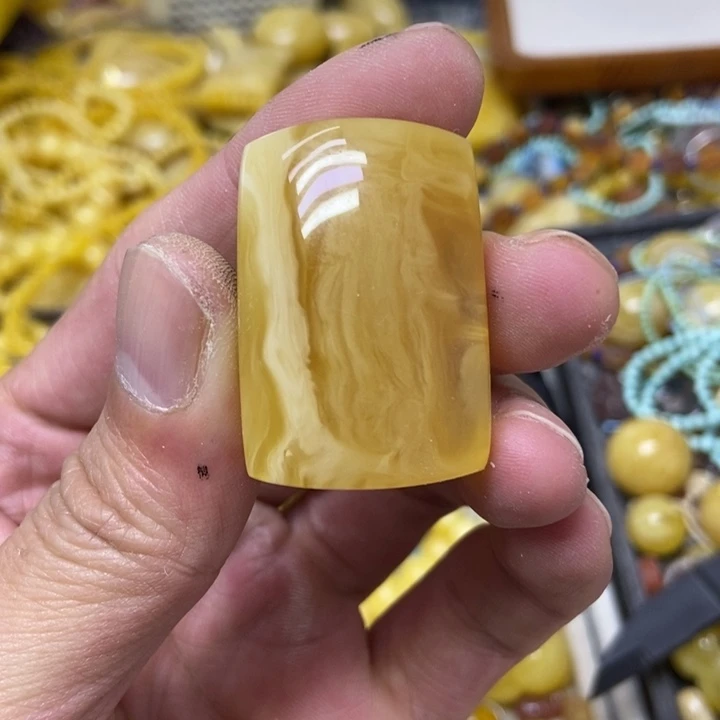 蜜蜡未镶嵌裸石吊坠