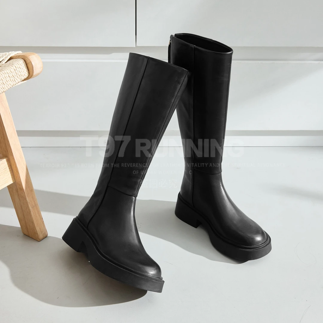 T972025新款英伦风高筒厚底增高圆头后拉真皮链套筒长靴女1981