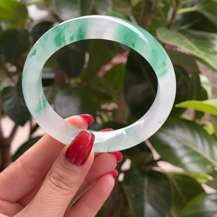 石英岩玉手镯未镶嵌