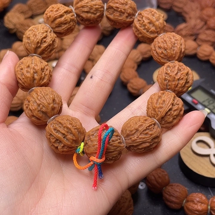 文玩核桃把件刺纹手串