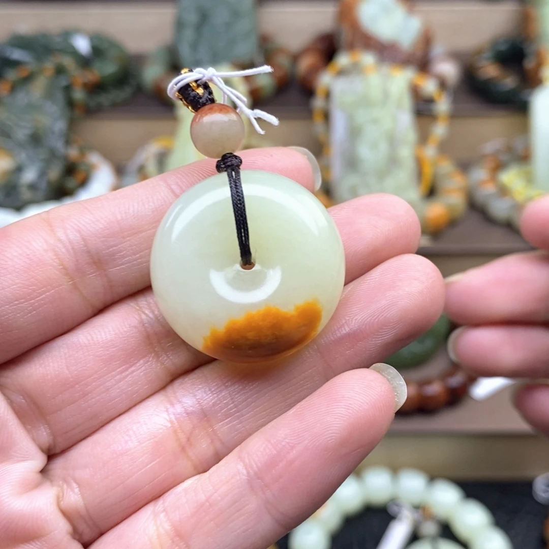 透闪石质玉未镶嵌手串