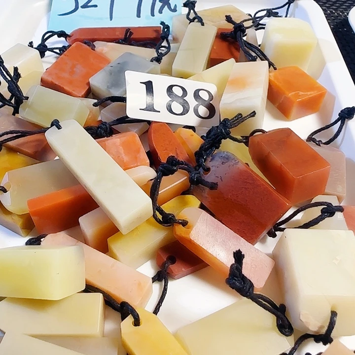 印石青田石老挝石52个扁章尺寸非常小，0.几1.几的公分