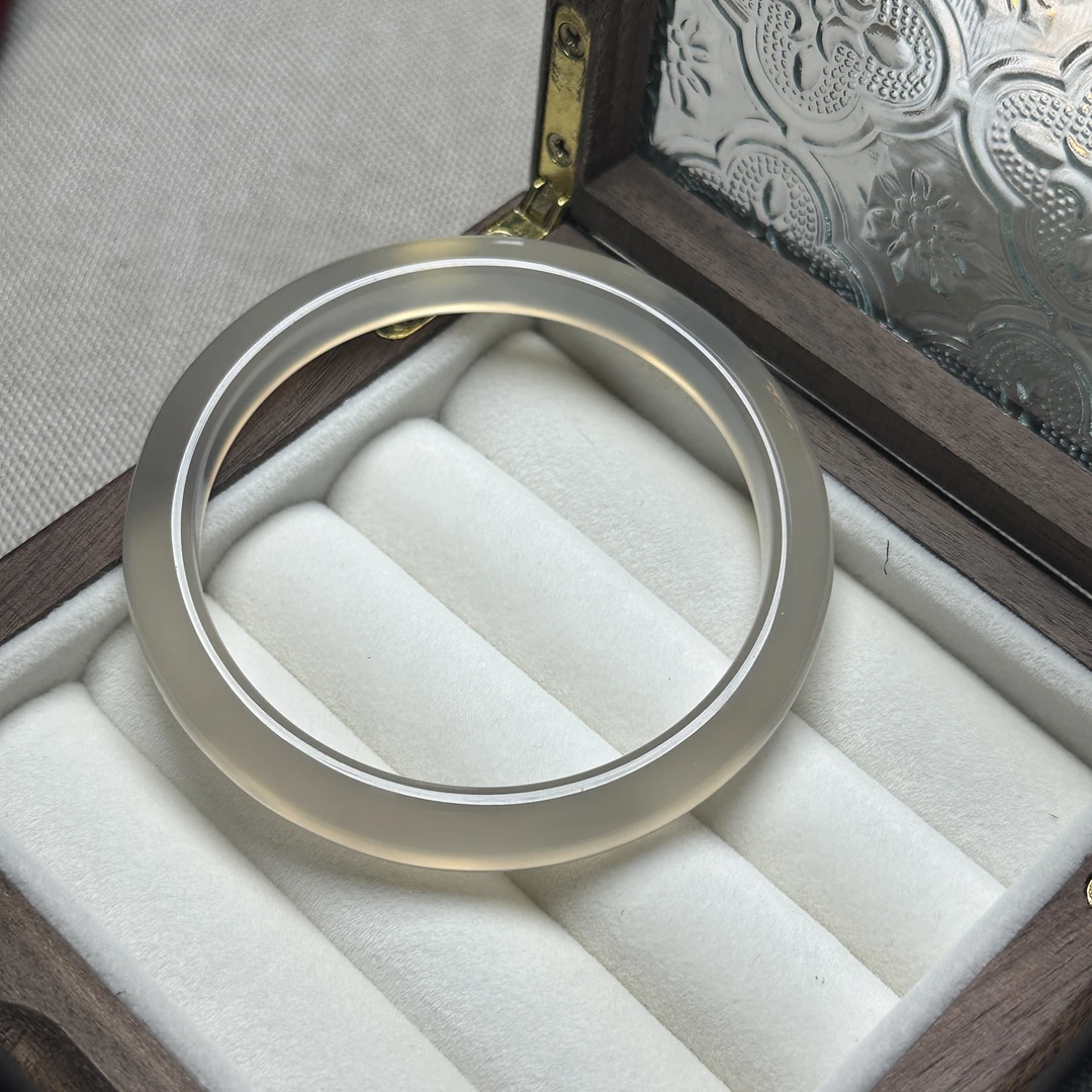 天然玉髓马料深香槟58圈口仅此一只