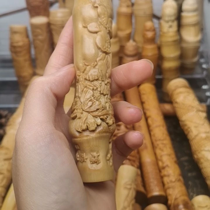 。****竹黄皮料子浮雕蝶恋花