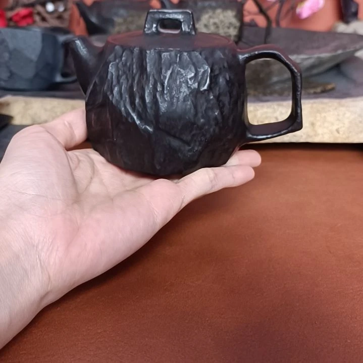 大***起手工雕刻随行手凿壶