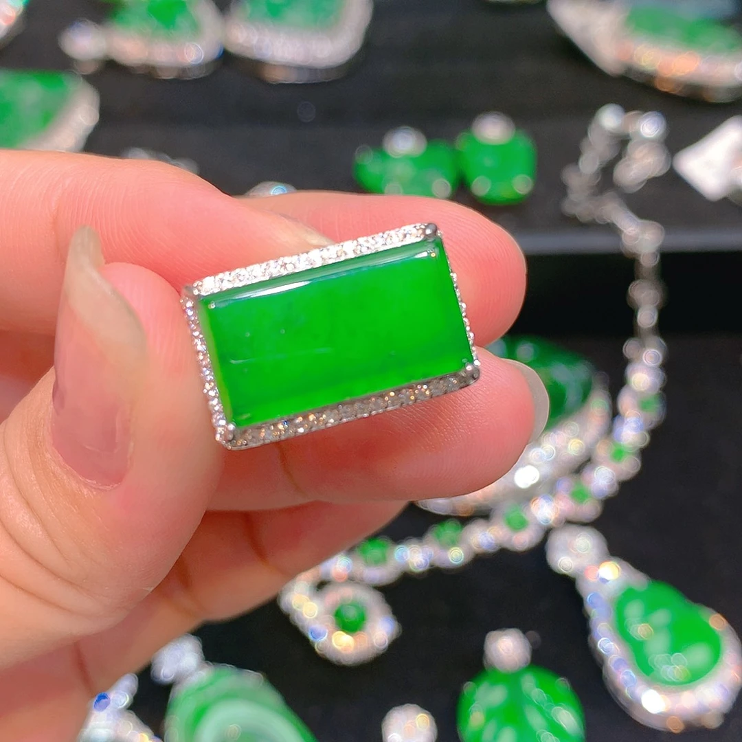 翡翠银S925镶嵌颈饰翡翠