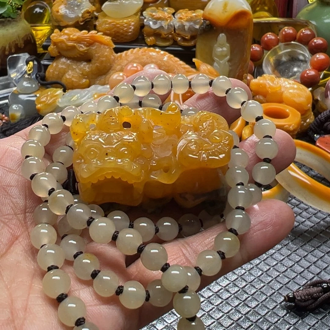 石英质玉未镶嵌颈饰