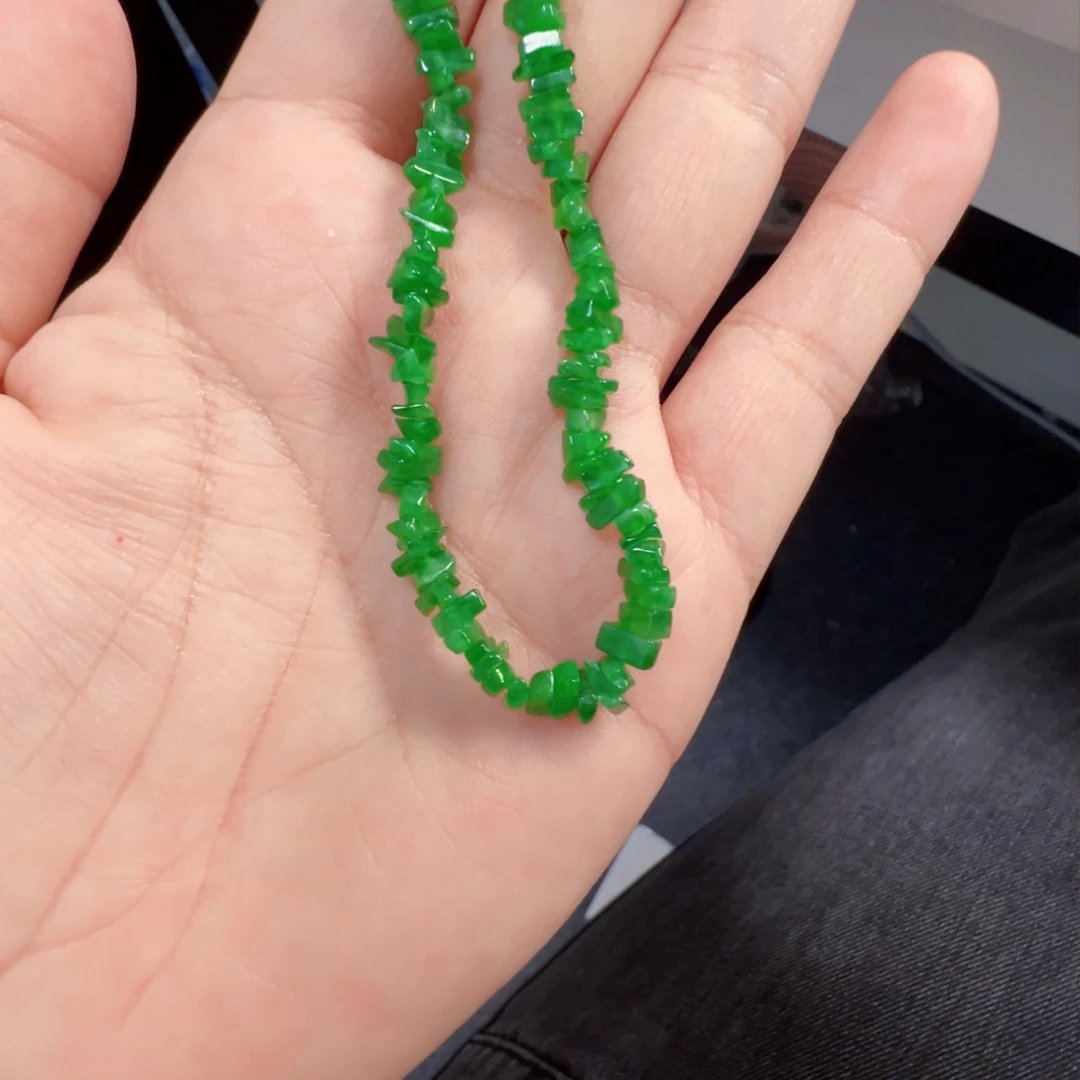 颈饰18K金镶嵌翡翠