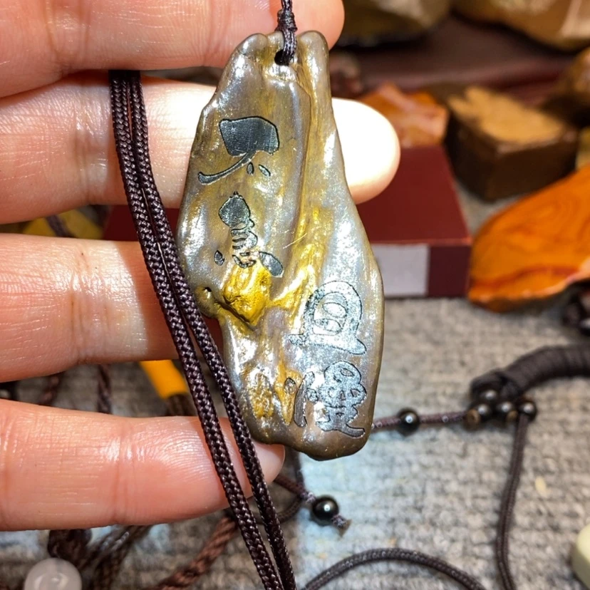 【闪购商品】原石雕刻手把件