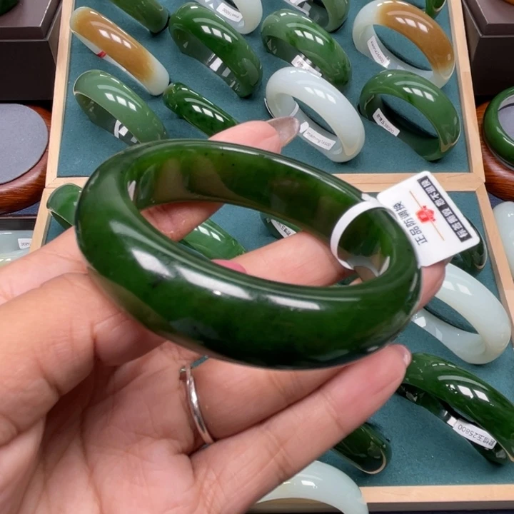 未镶嵌手镯和田玉（碧玉）