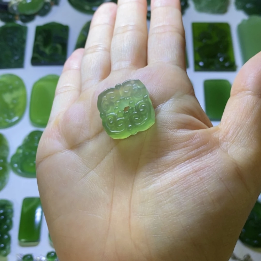 【闪购商品】未镶嵌蛇纹石玉颈饰