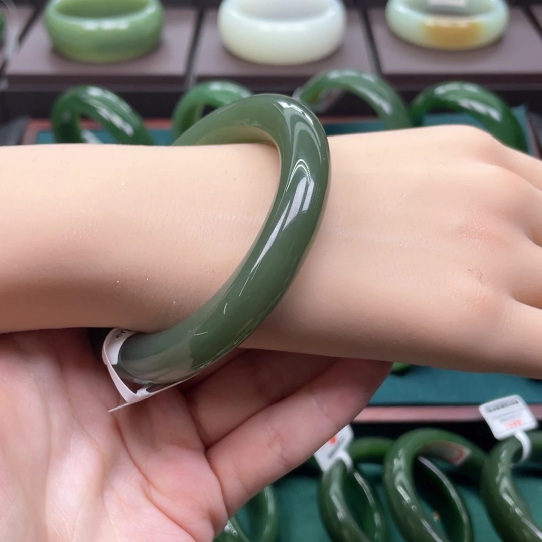 和田玉（碧玉）未镶嵌手镯54.55