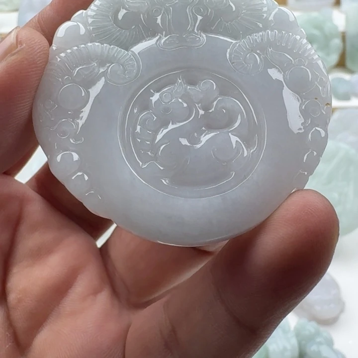 翡翠未镶嵌颈饰天然缅甸A货翡翠
