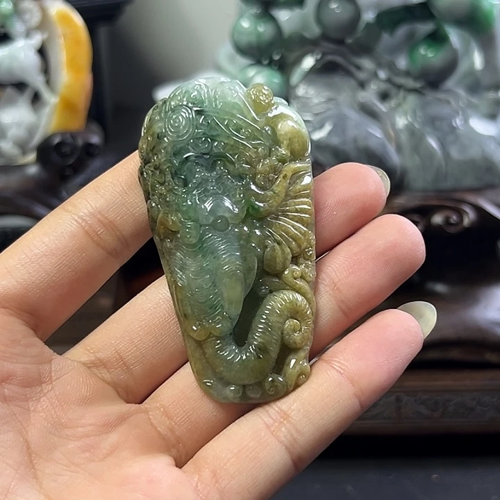 翡翠摆件未镶嵌翡翠