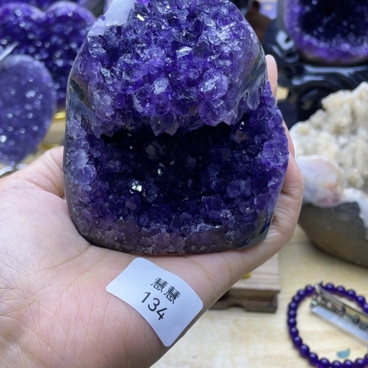未镶嵌水晶大型摆件（非配饰）