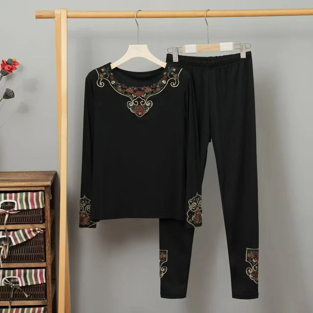 白雪民族风绣花打底衫