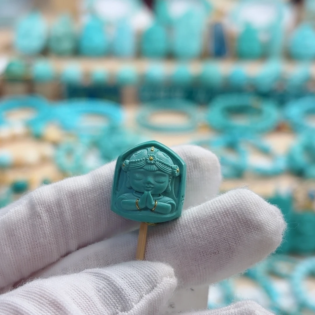 绿松石未镶嵌珠宝奇石