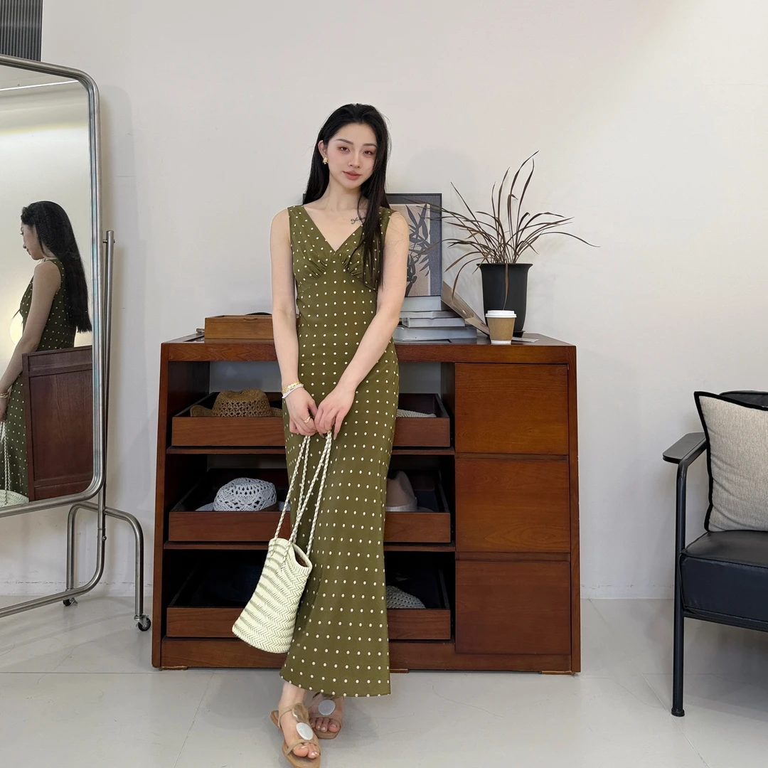 euri100桑蚕丝丨45°斜裁丨16姆米真丝双绉V领背心连衣裙-MY5903