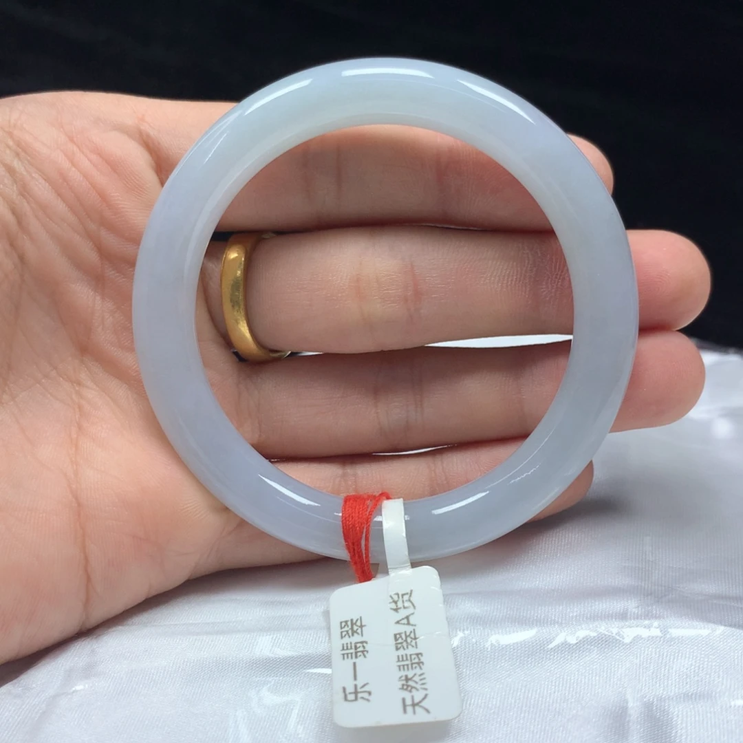 翡翠未镶嵌手镯（圆镯）51.8