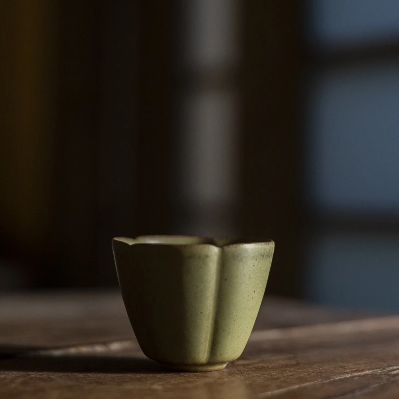 【坐饮亭竹】青苔五瓣杯陶瓷家用菊瓣复古主人杯品茗杯（Q0701）