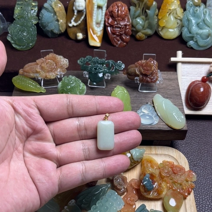 蛇纹石玉合金颈饰