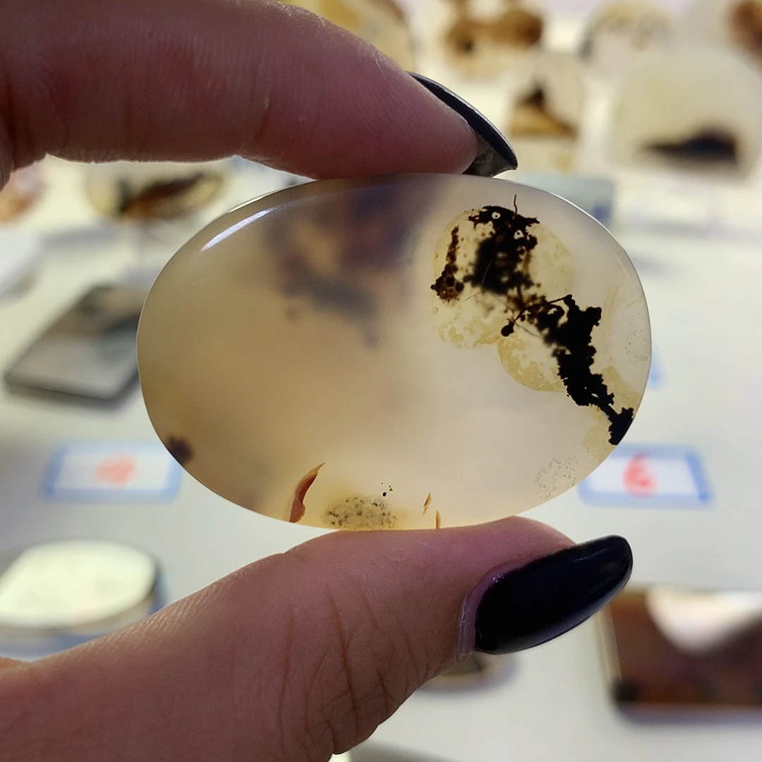 玛瑙/玉髓颈饰未镶嵌