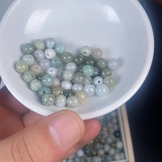 翡翠未镶嵌颈饰天然翡翠拍一发50颗有瑕疵