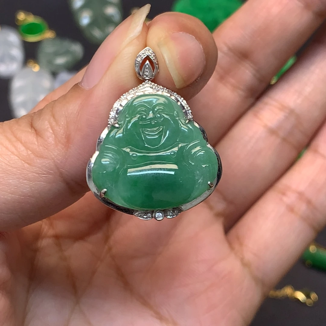 翡翠18K金镶嵌颈饰吊坠