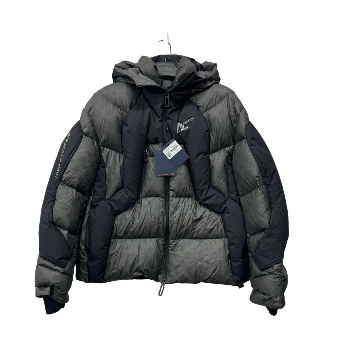 全新未使用 LouisVuitton/路易威登 2054热感应羽绒服 48码/原吊