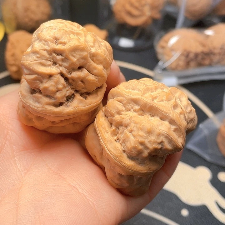 文玩核桃吊坠蛤蟆一对