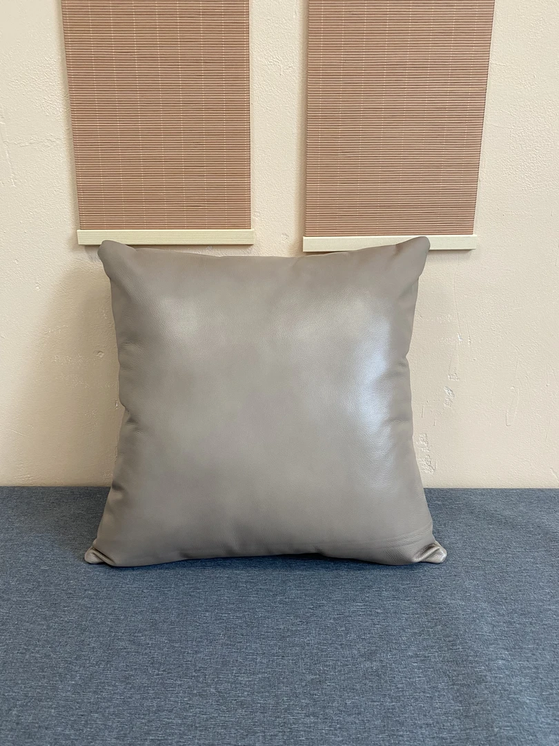 头层牛皮抱枕真皮抱枕真皮靠枕双面牛皮抱枕简约