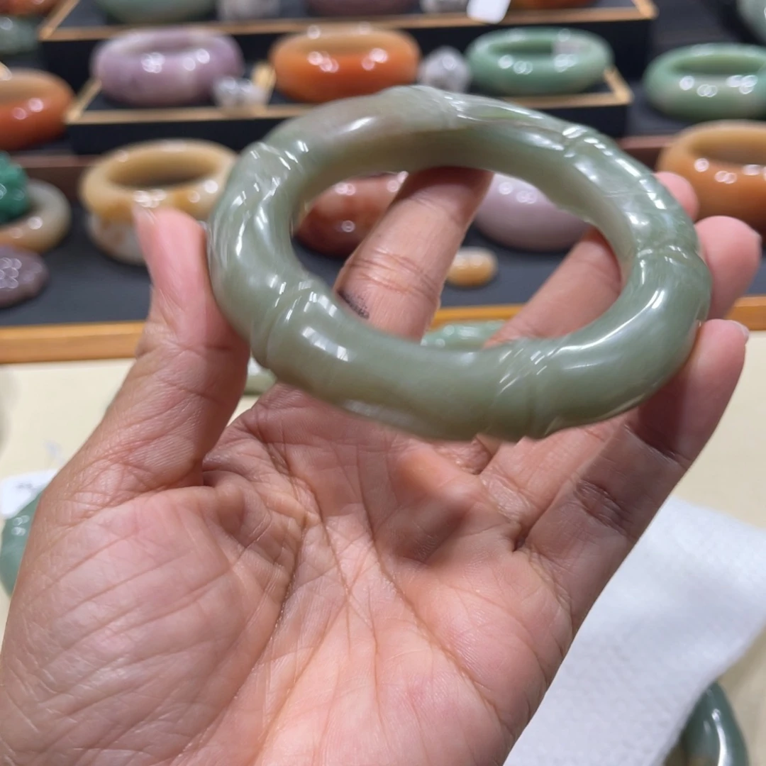未镶嵌手镯石英岩玉小*