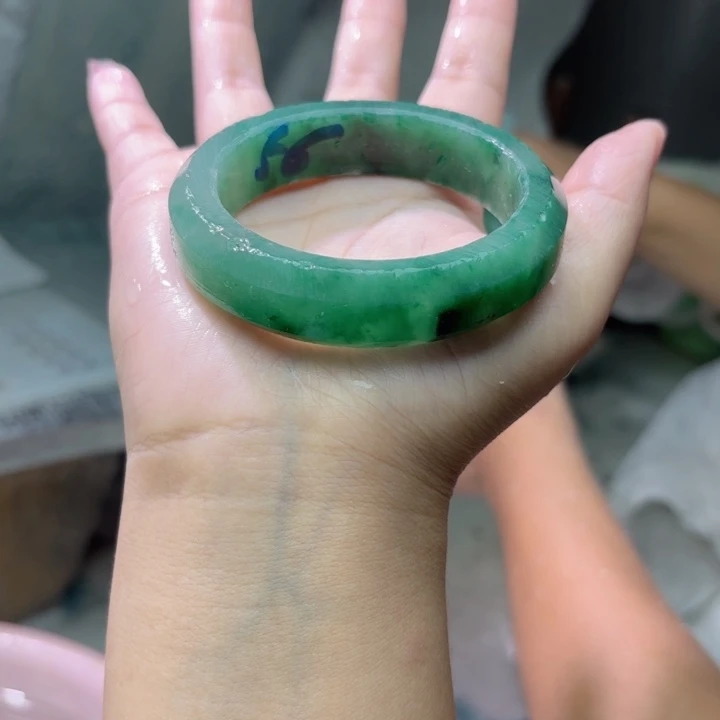 半***醒石英质玉（非洲翠）未镶嵌手镯定制