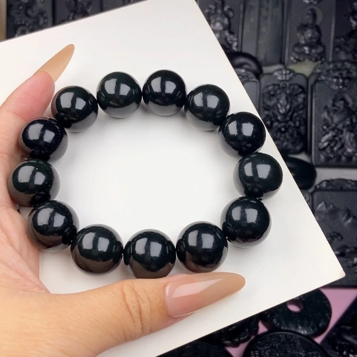 颈饰未镶嵌和田玉东**人