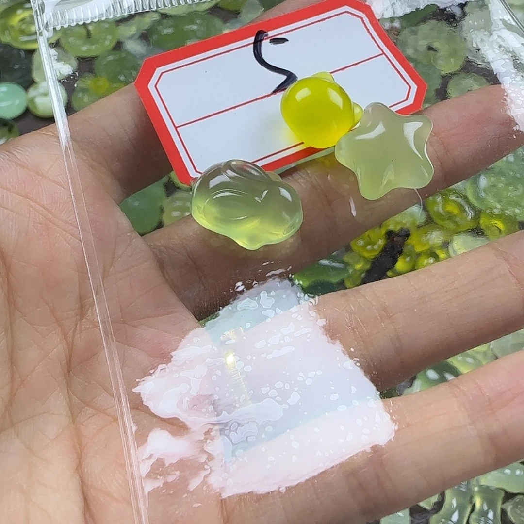 阑***鸿蛇纹石玉未镶嵌颈饰