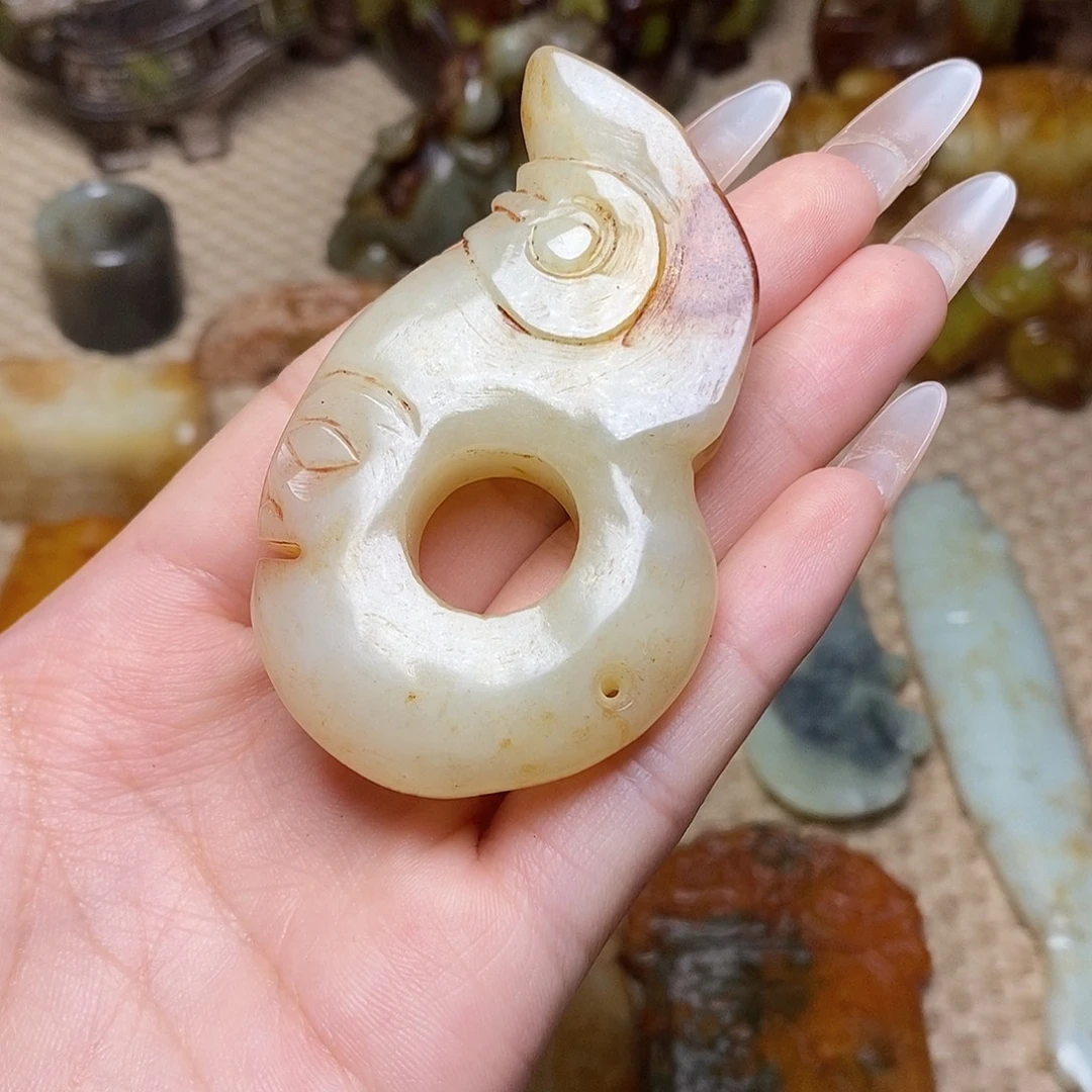 未镶嵌蛇纹石玉颈饰
