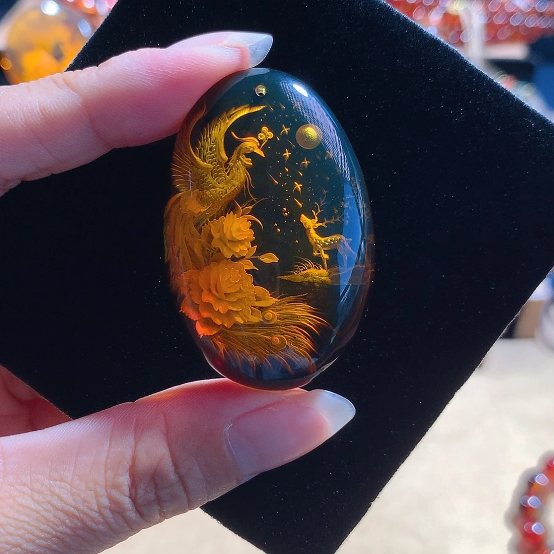 琥珀颈饰未镶嵌墨西哥红蓝阴雕