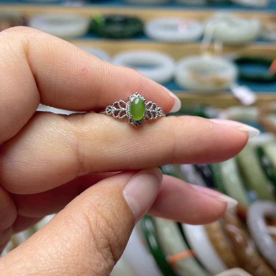 未镶嵌戒指和田玉