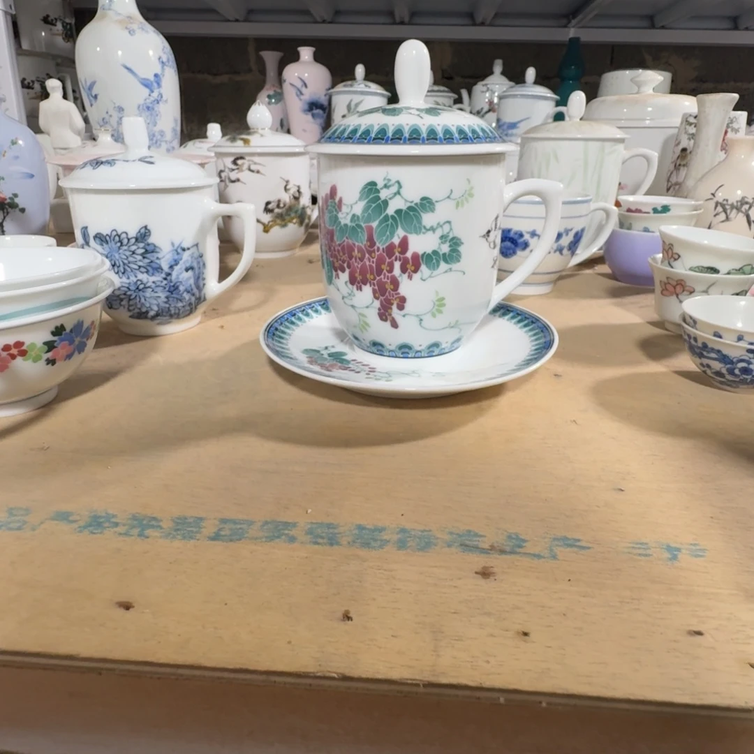 来***了景德镇的陶瓷瓷器