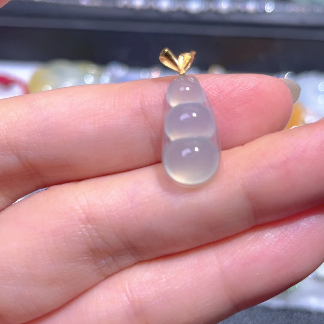颈饰18K金镶嵌翡翠翡翠