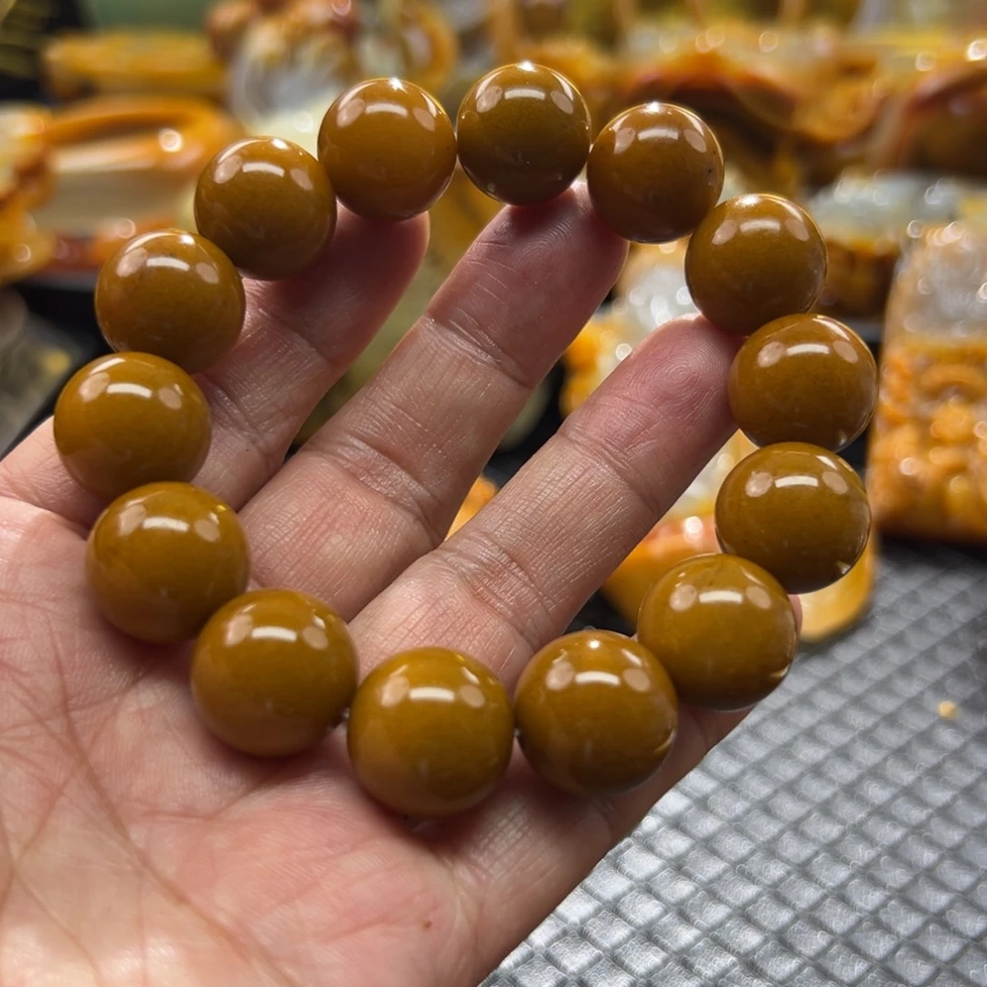 石英质玉未镶嵌颈饰