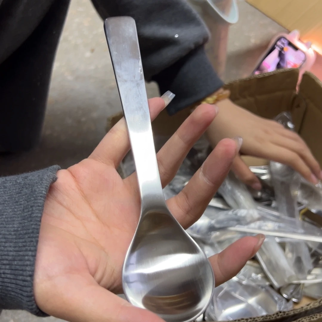 新骨瓷114 瑕疵慎拍 18-10哑光拉丝面勺子