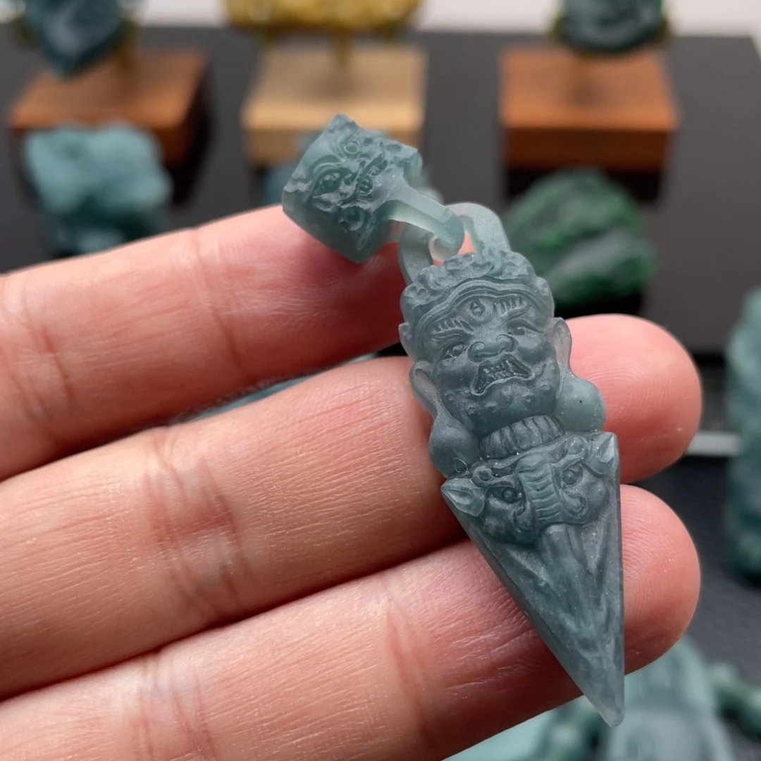定制翡翠未镶嵌龙王翡翠