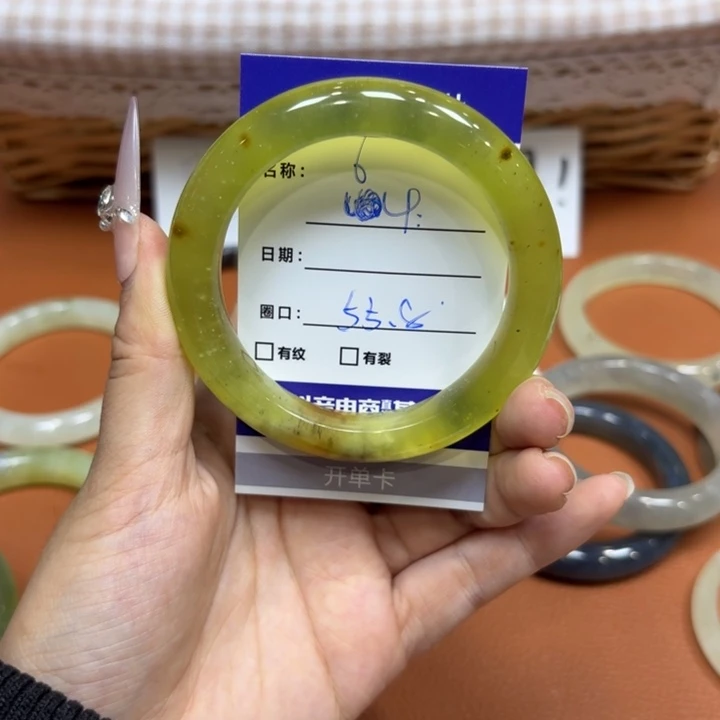 未镶嵌岫玉手镯天然