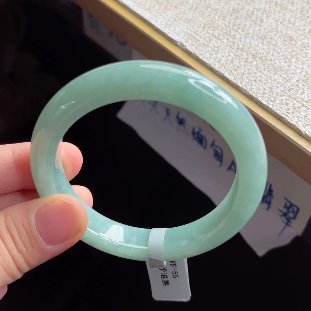 翡翠未镶嵌手镯手镯