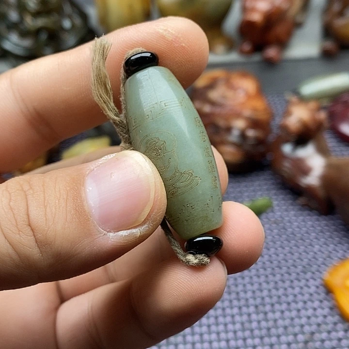 未镶嵌蛇纹石玉颈饰