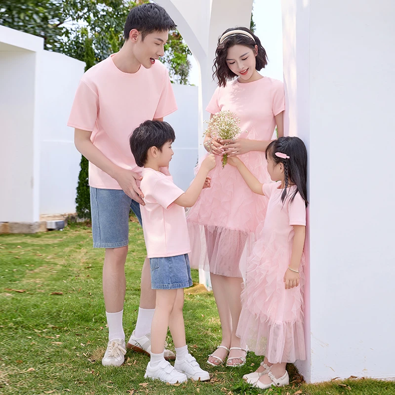 高级感亲子装一家三四口不一样的全家装旅游度假母女网纱连衣裙夏
