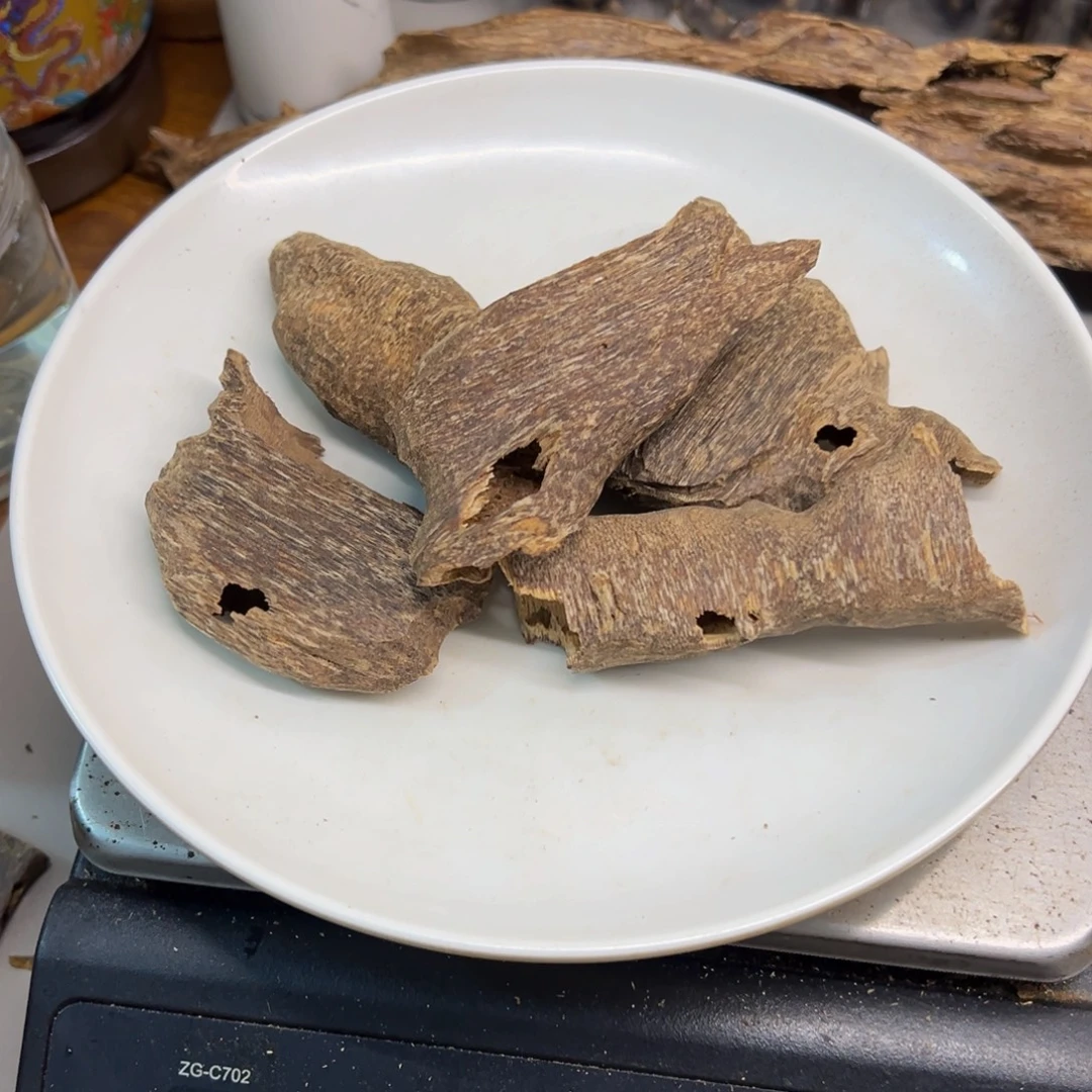 沉香碎屑沉香芽庄原材料32克