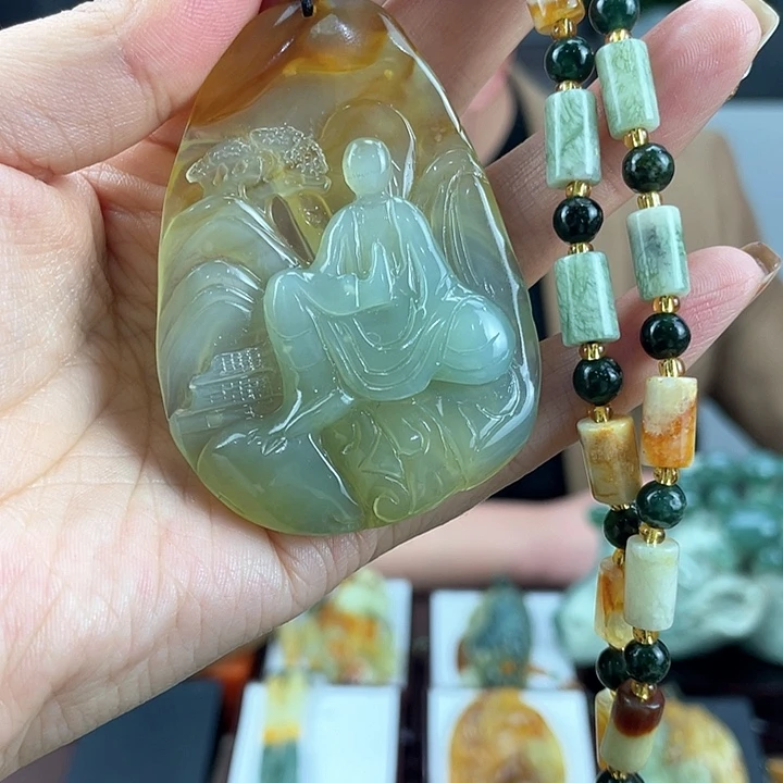 蛇纹石玉颈饰未镶嵌