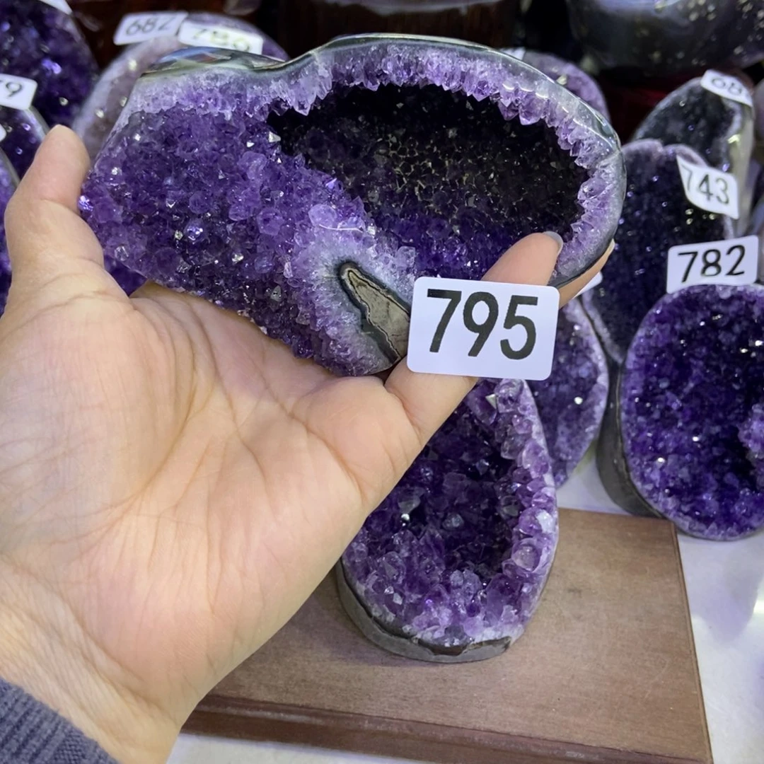 一***王水晶未镶嵌大型摆件（非配饰）